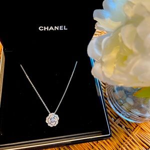 CHANEL Bouton de Camélia Necklace - RARE !